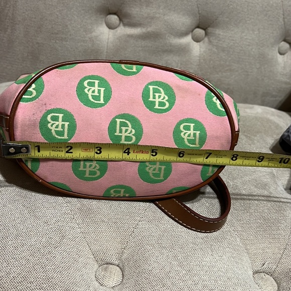 Dooney & Bourke GUC with callouts bucket bag - Picture 7 of 10